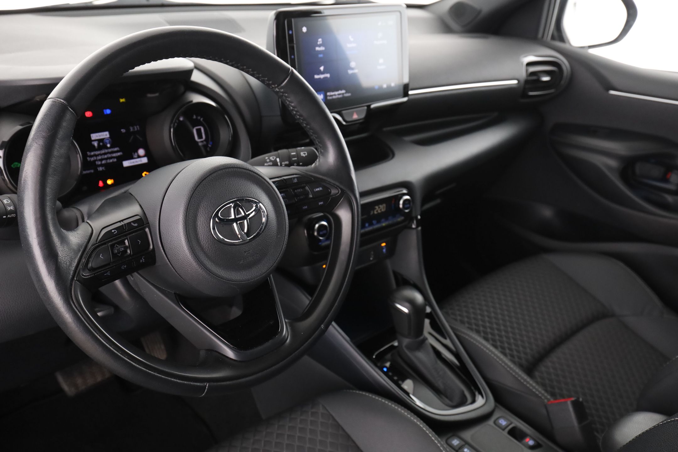 Toyota Yaris Hybrid CVT, 116hk, 2022