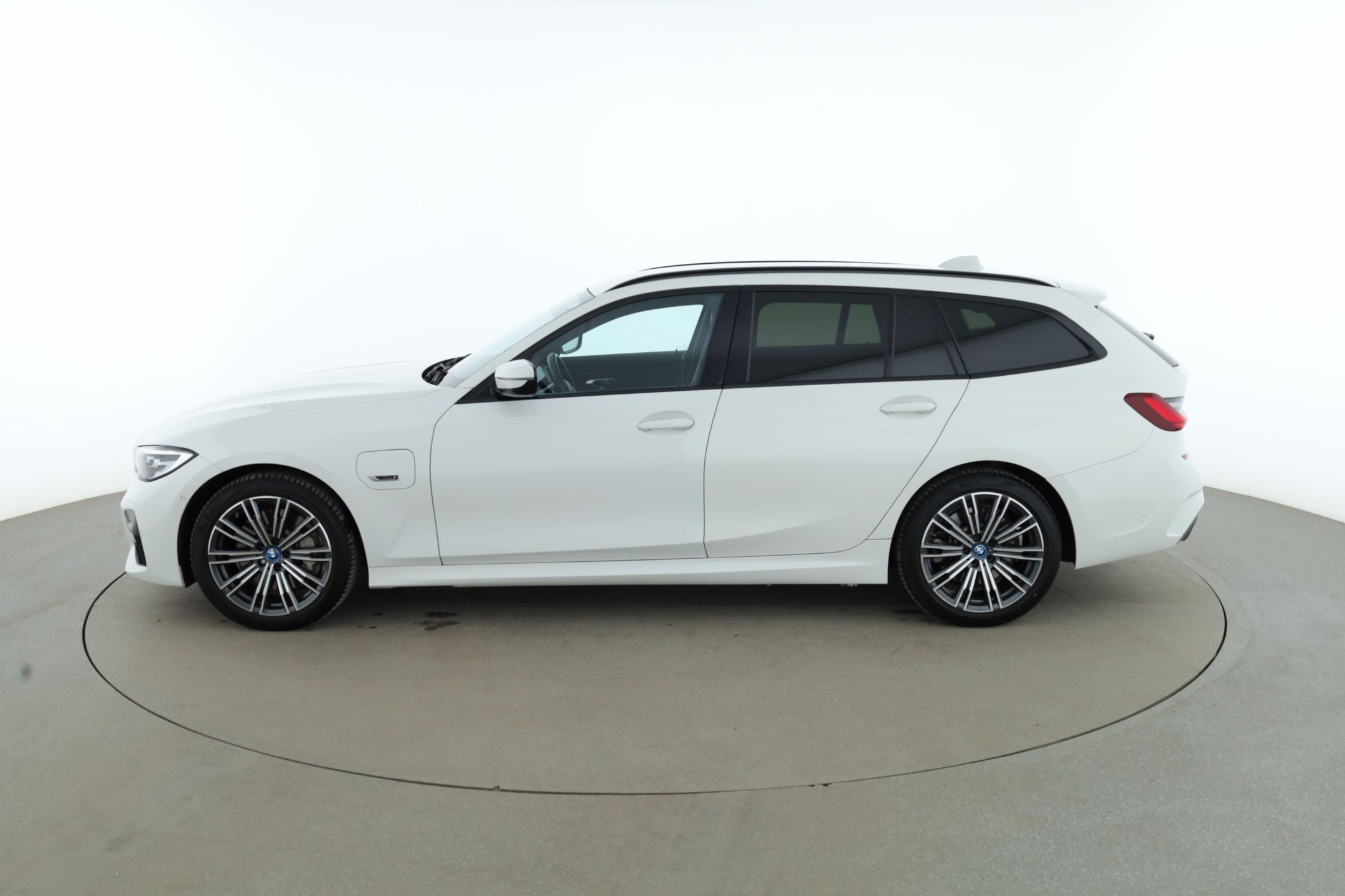 BMW 330e Touring Steptronic, 8-trins, 292ps, 2022