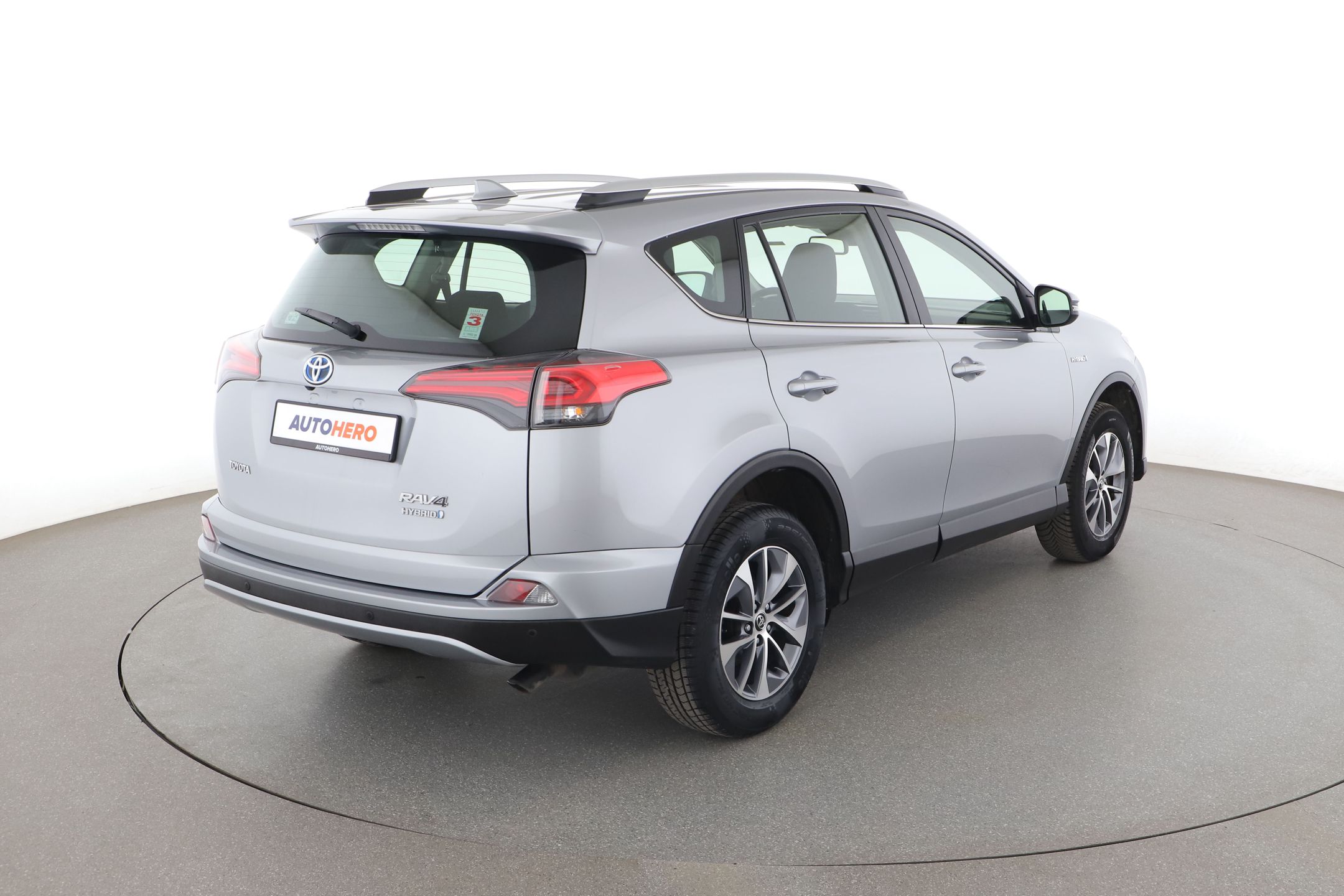 Toyota RAV 4 2.5 Hybrid Dynamic, Hybryda, 75 700 zł