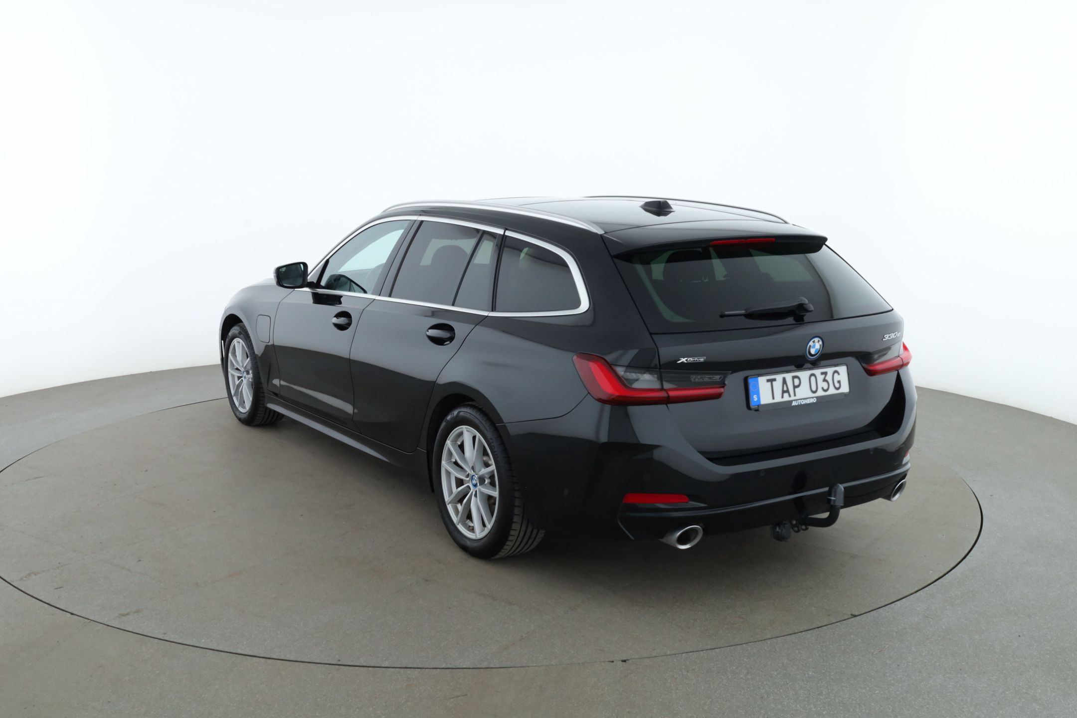 BMW 330e xDrive Touring Steptronic, 8-trins, 292ps, 2024