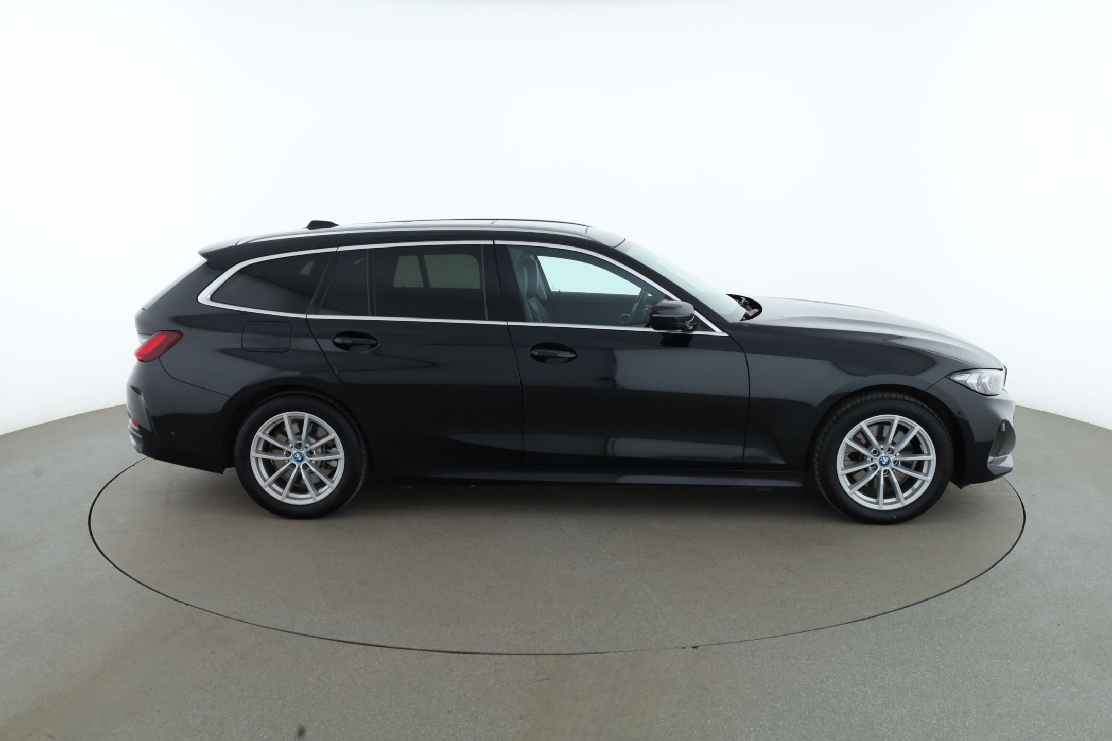 BMW 330e xDrive Touring Steptronic, 8-trins, 292ps, 2024