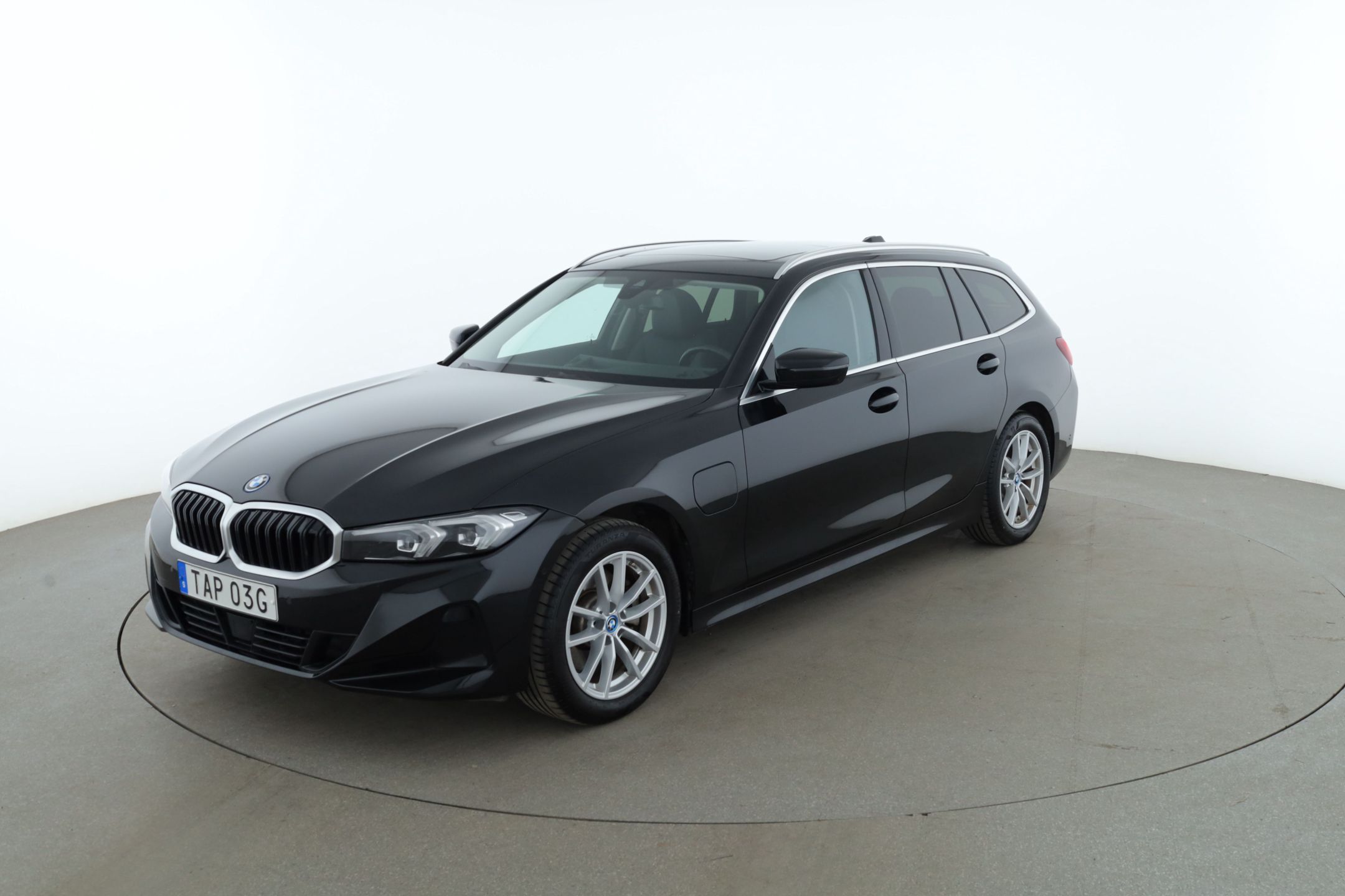 BMW 330e xDrive Touring Steptronic, 8-trins, 292ps, 2024