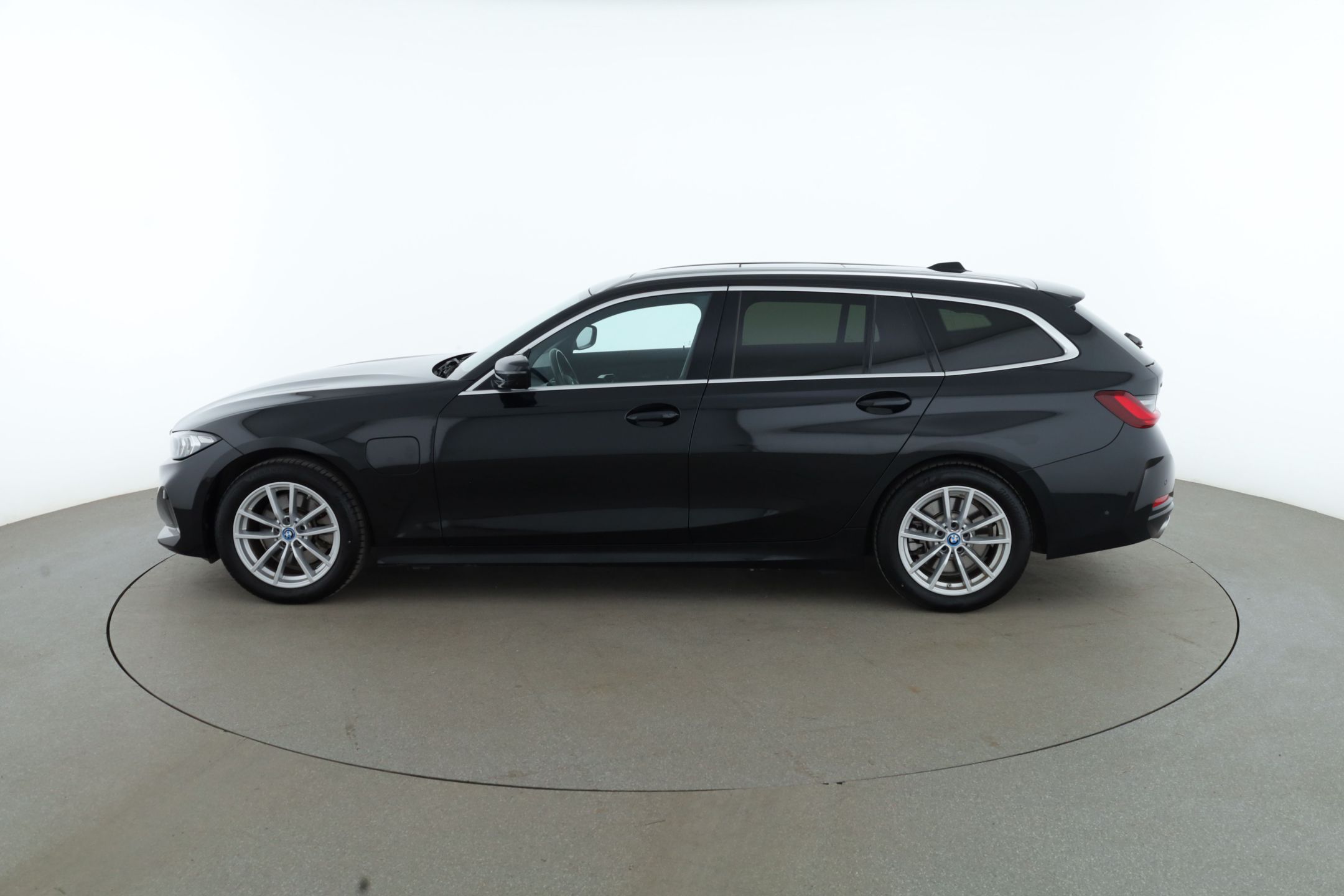 BMW 330e xDrive Touring Steptronic, 8-trins, 292ps, 2024