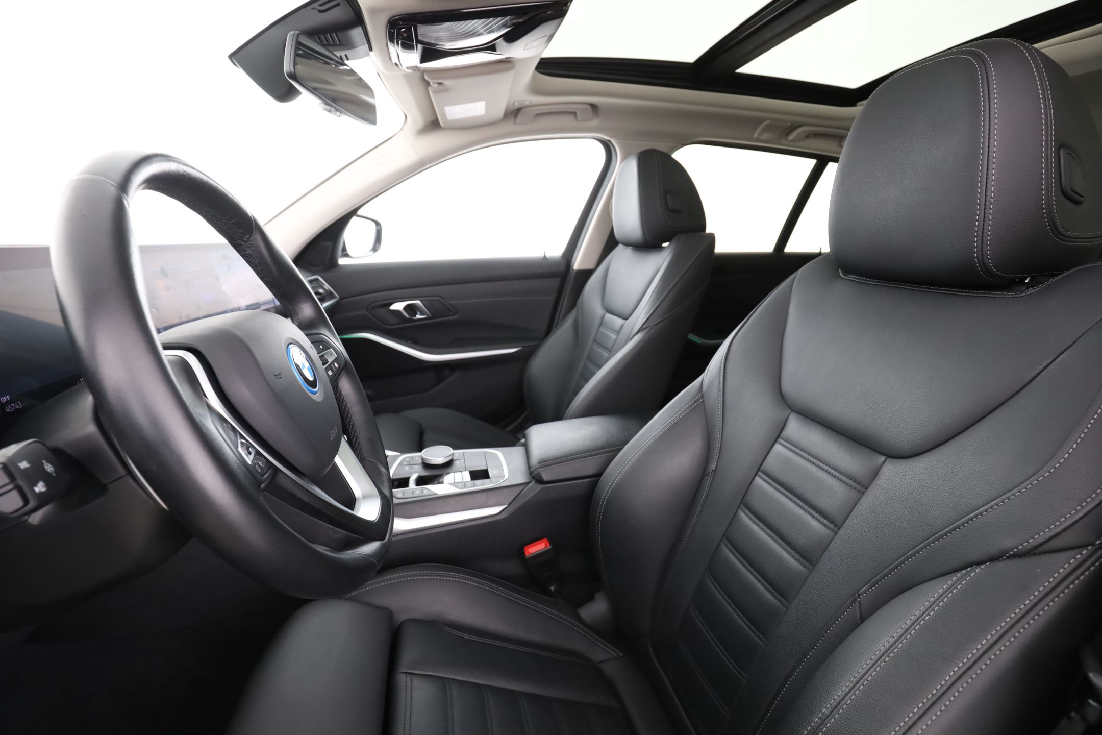 BMW 330e xDrive Touring Steptronic, 8-trins, 292ps, 2024