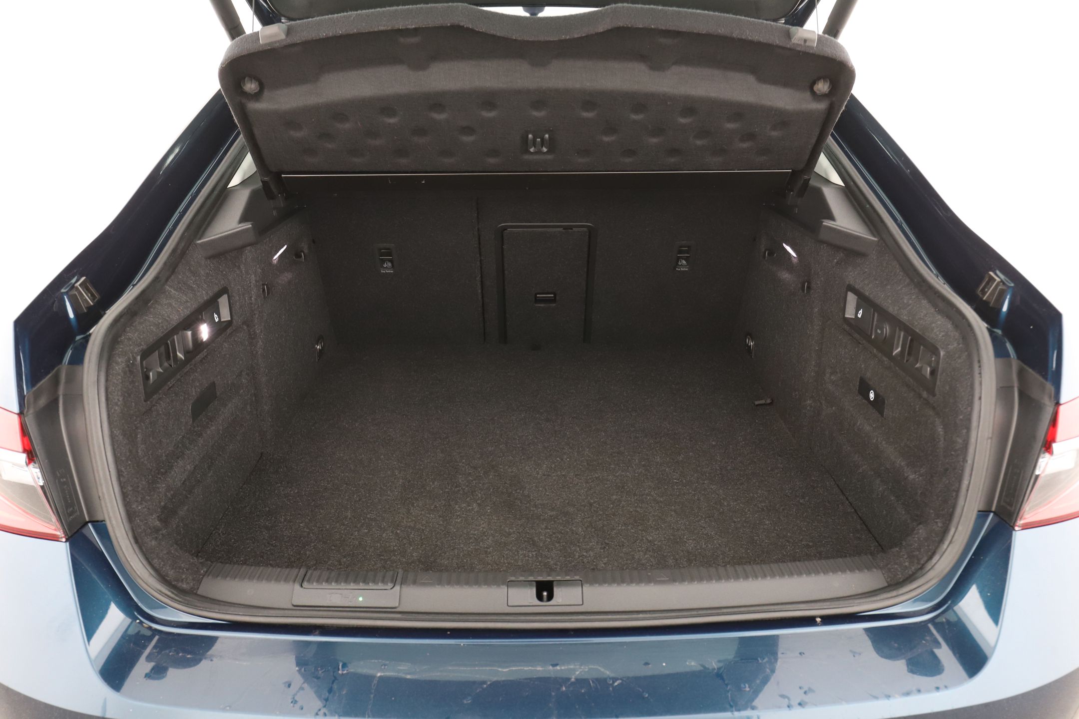 Škoda Superb iV 1.4 TSI iV DSG sekvensiell, 6-trinn, 218hk, 2020