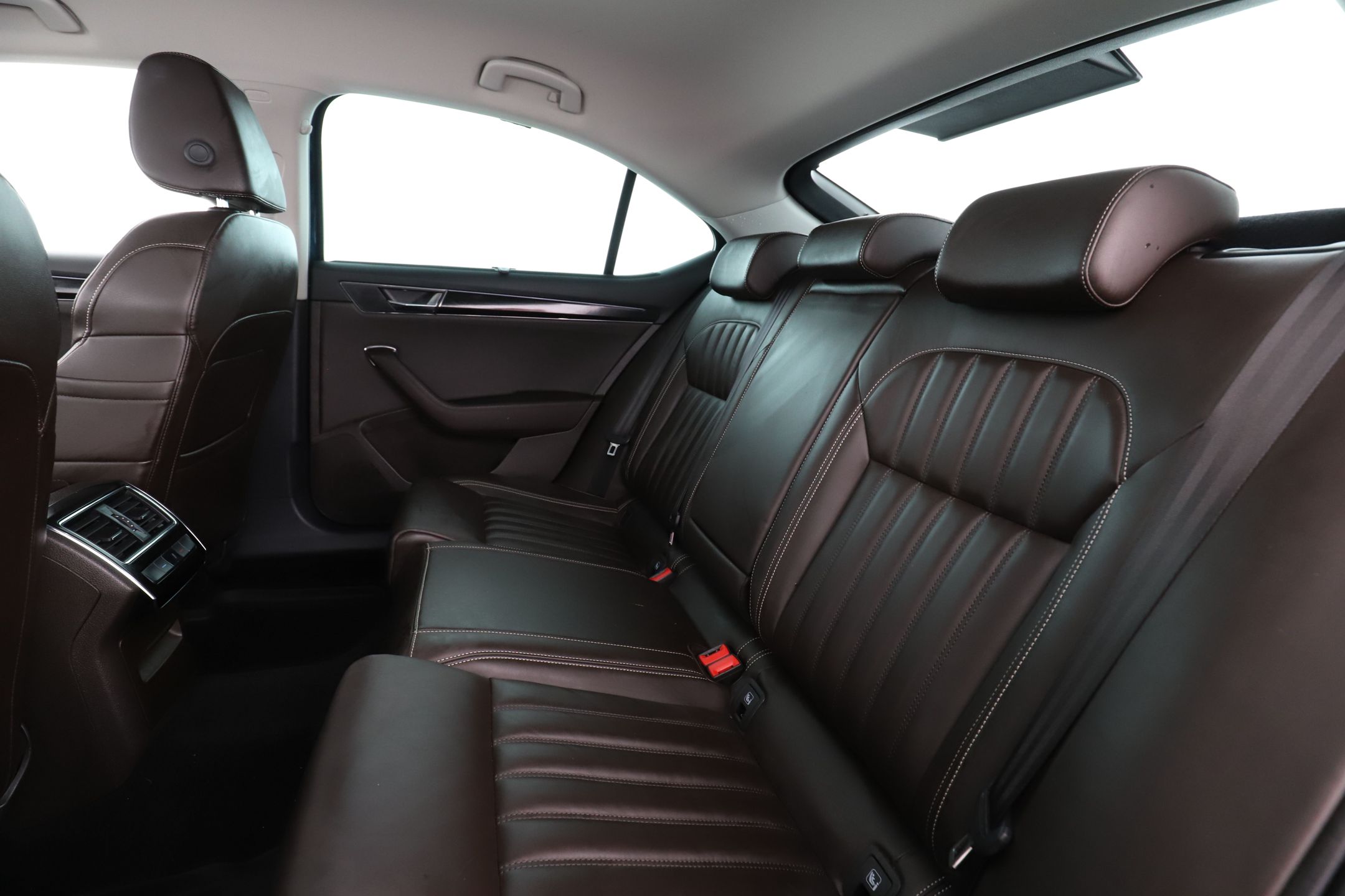 Škoda Superb iV 1.4 TSI iV DSG sekvensiell, 6-trinn, 218hk, 2020