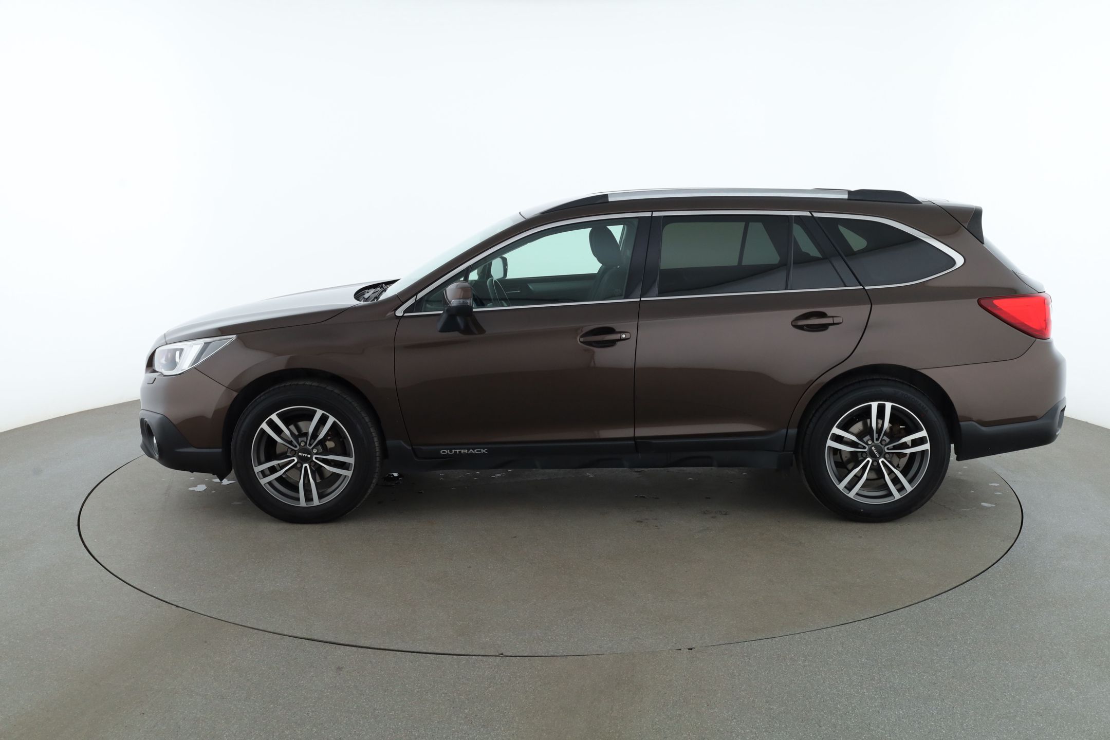 Subaru Outback 2.0 4WD Lineartronic, 150ps, 2017