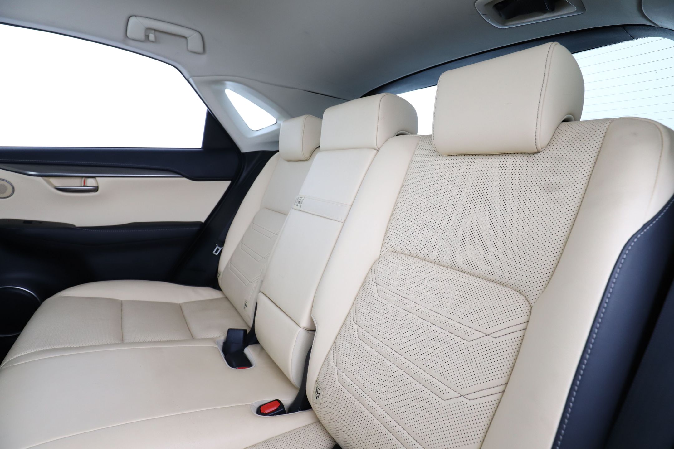 Lexus NX 300h AWD 2.5 AWD E-CVT, 197hp, 2016