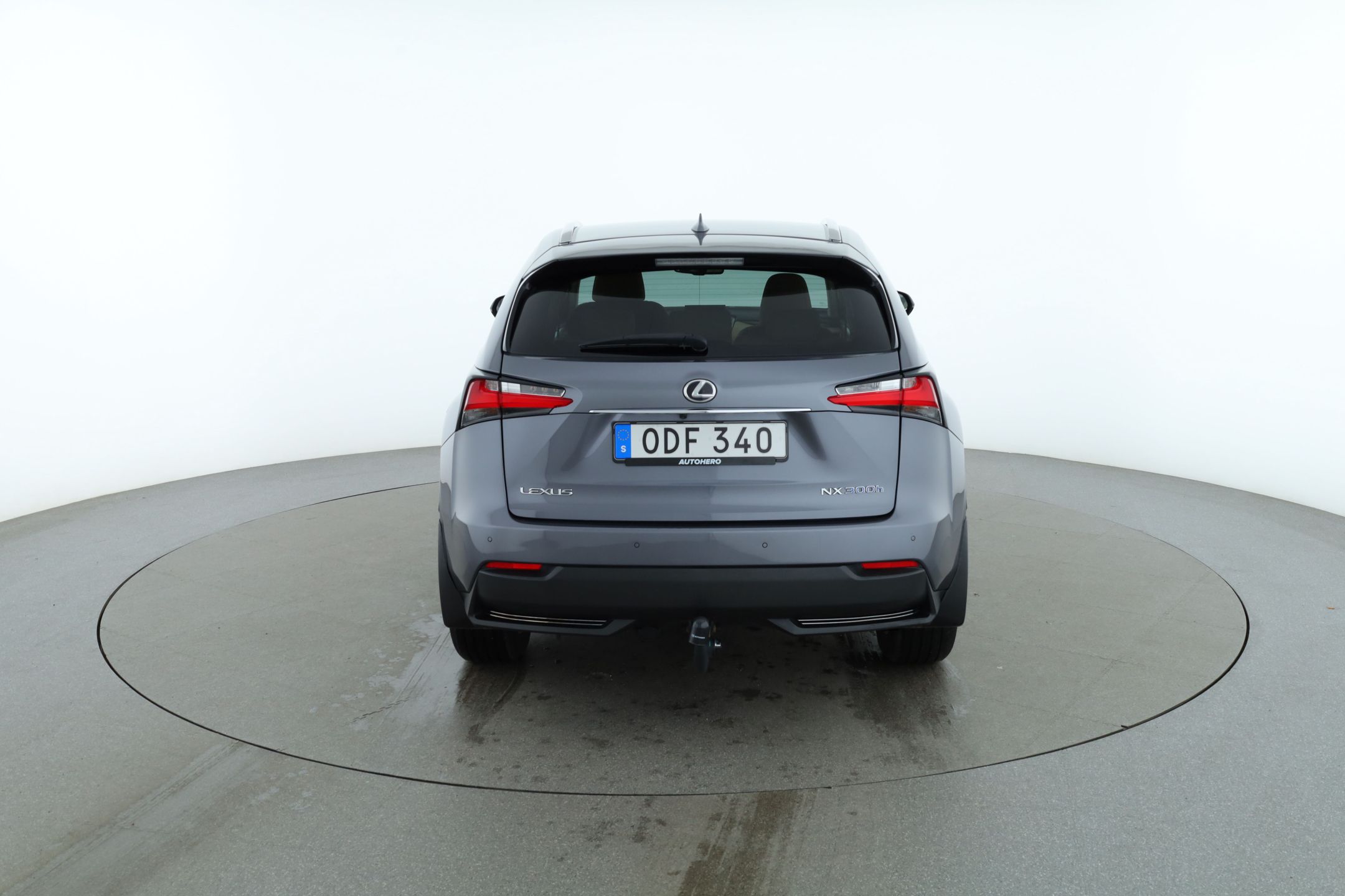 Lexus NX 300h AWD 2.5 AWD E-CVT, 197hp, 2016