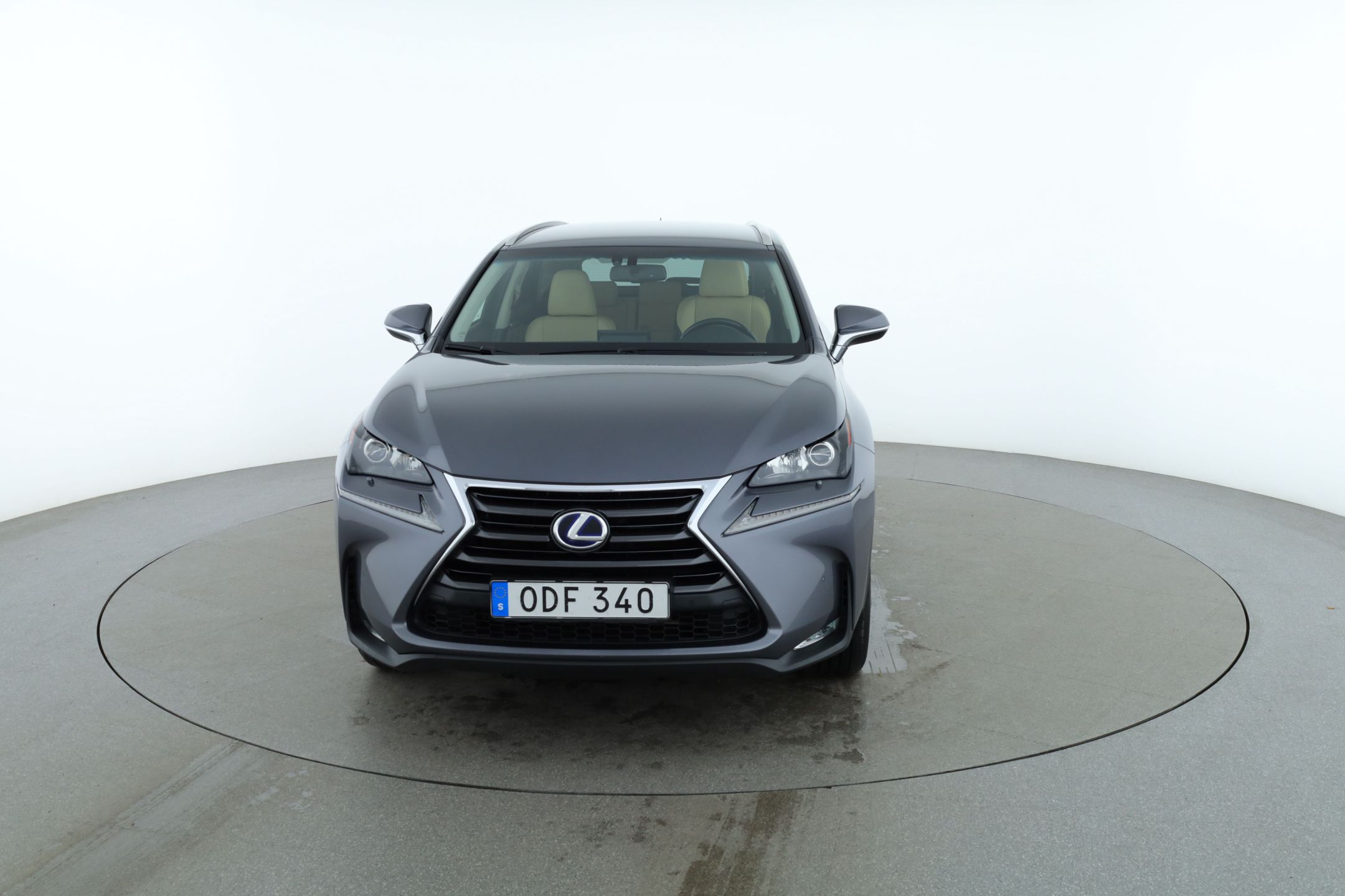 Lexus NX 300h AWD 2.5 AWD E-CVT, 197hp, 2016