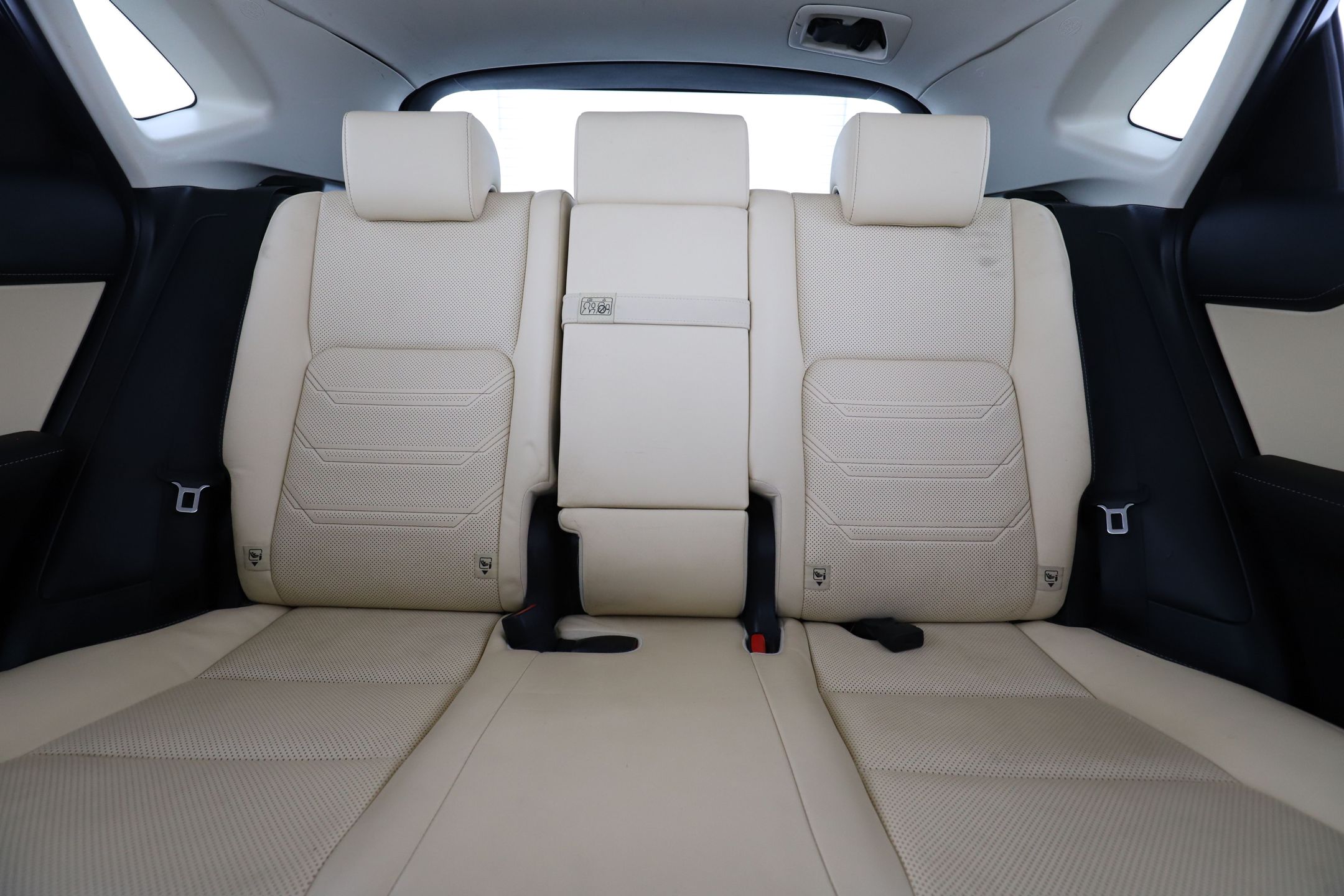 Lexus NX 300h AWD 2.5 AWD E-CVT, 197hp, 2016