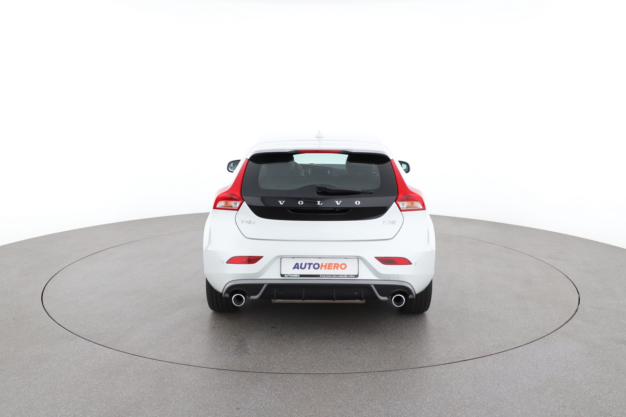 Volvo V40 2.0 T3 R-Design, Benzine, € 16.150