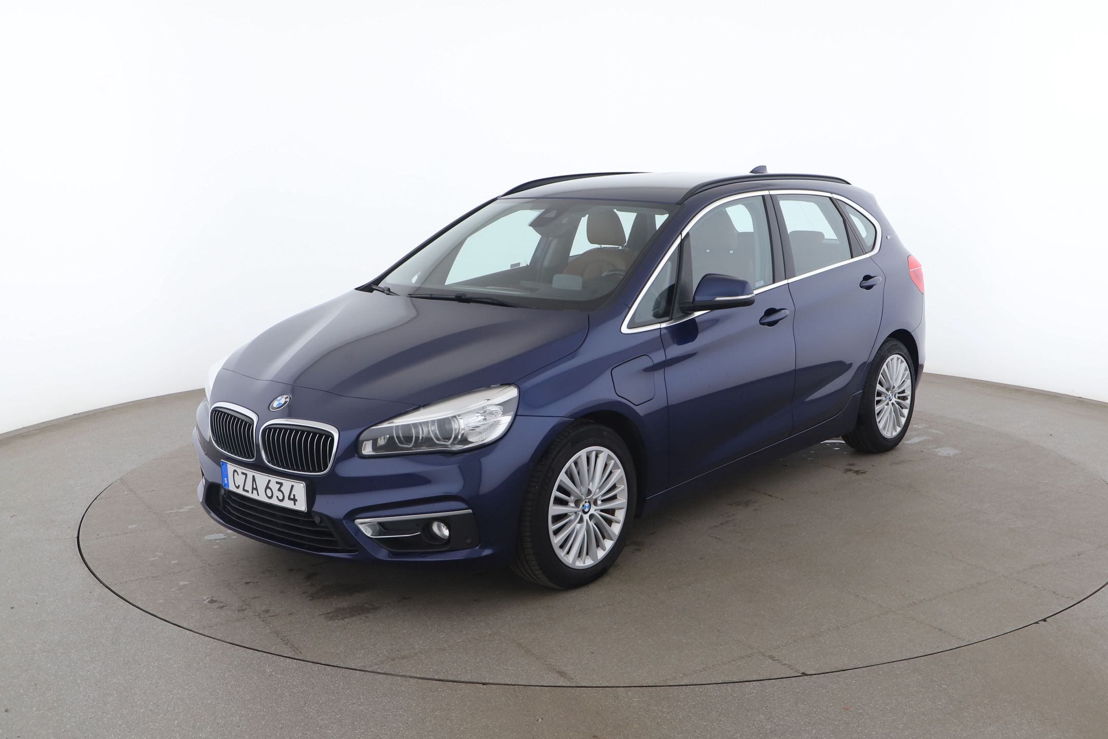 BMW 225xe Active Tourer Steptronic, 224hp, 2016