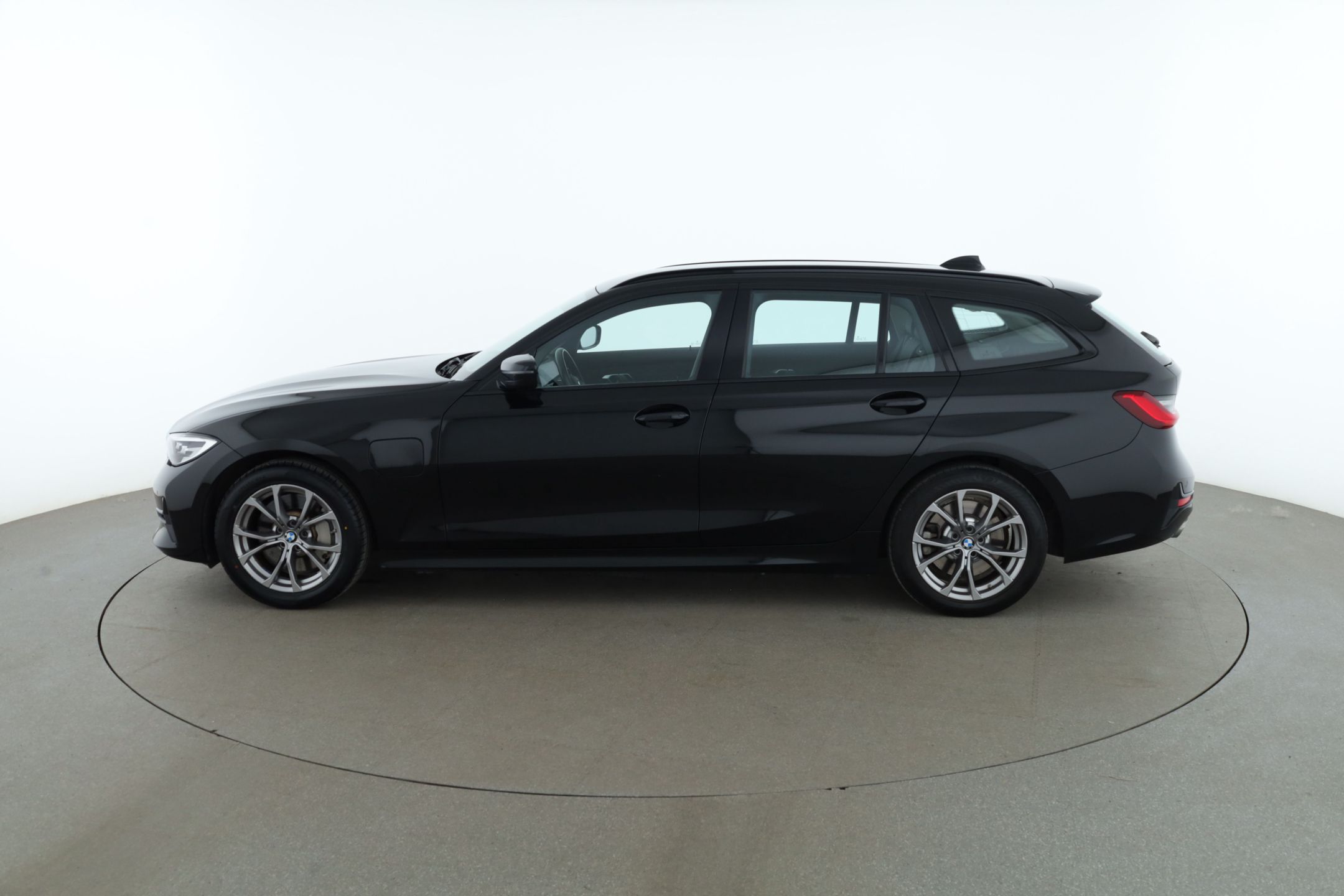 BMW 330e Touring Steptronic, 8-trins, 292ps, 2021