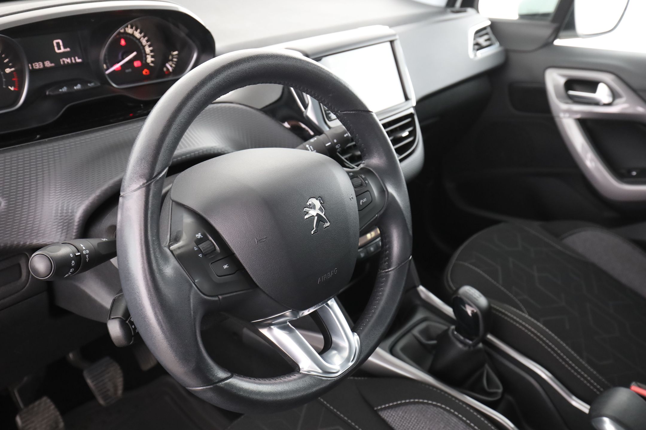 Peugeot 2008 1.2 PureTech 82 Manual, 5-trins, 82ps, 2017