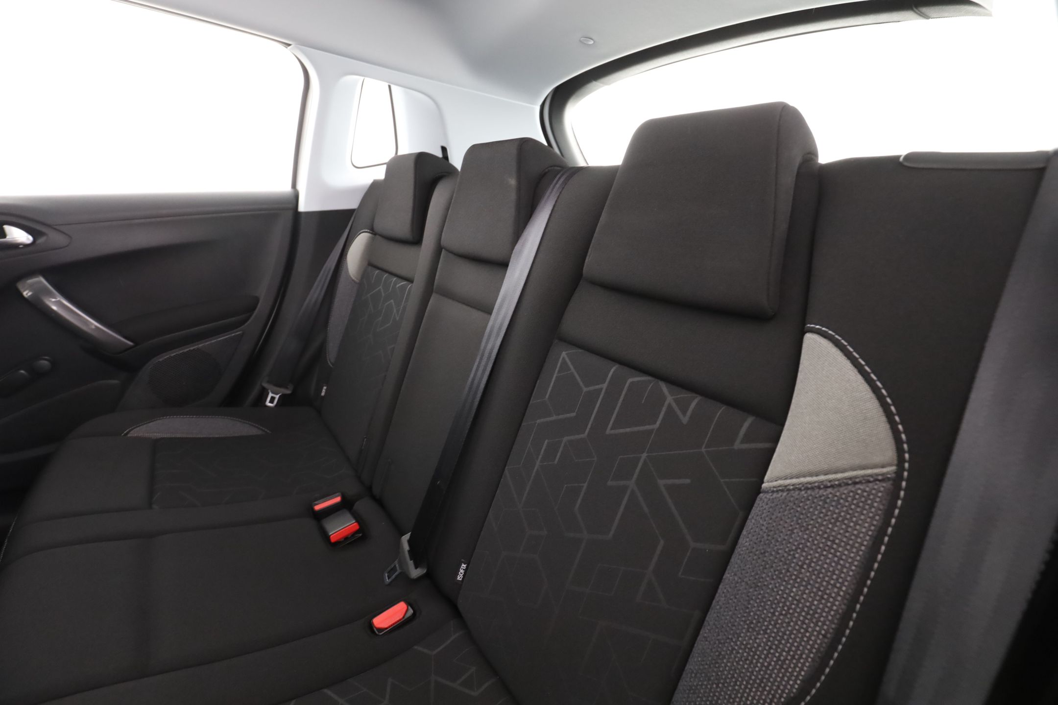 Peugeot 2008 1.2 PureTech 82 Manual, 5-trins, 82ps, 2017