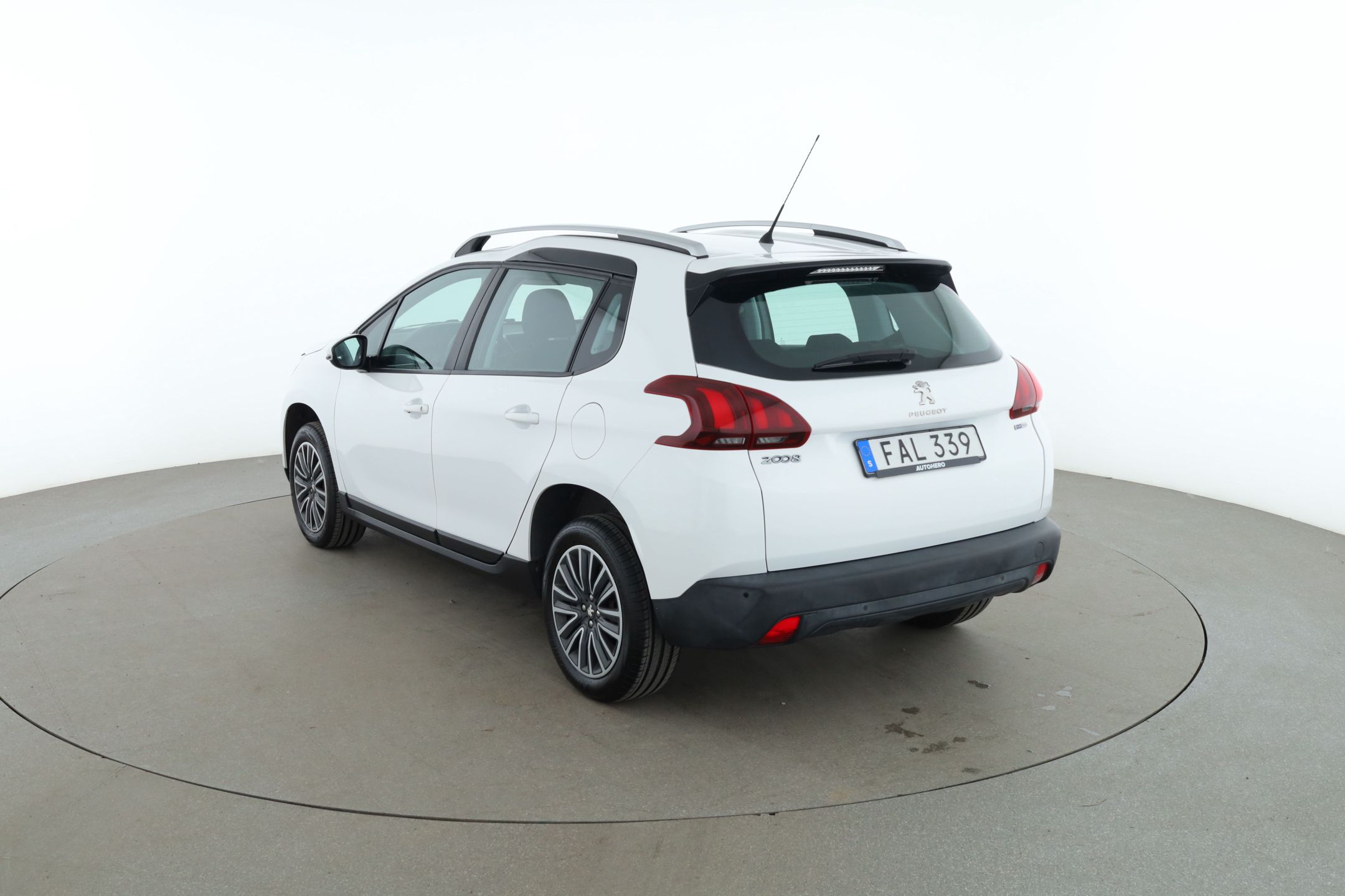 Peugeot 2008 1.2 PureTech 82 Manual, 5-trins, 82ps, 2017